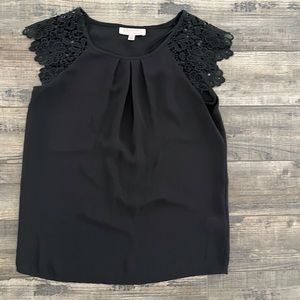 Black blouse. In a fantastic condition worn only twice.